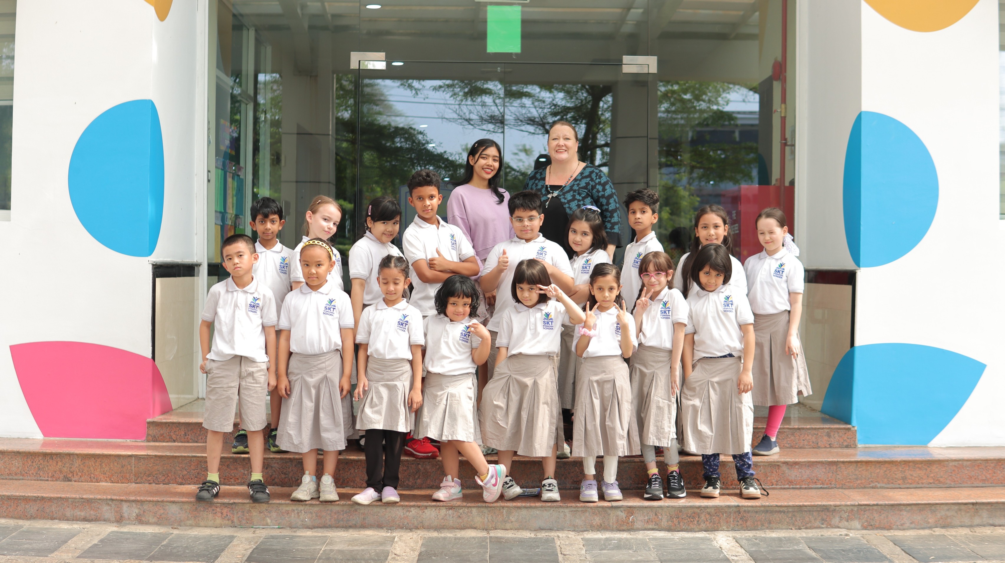 Real-World Experiences in SKT inquiry classroom